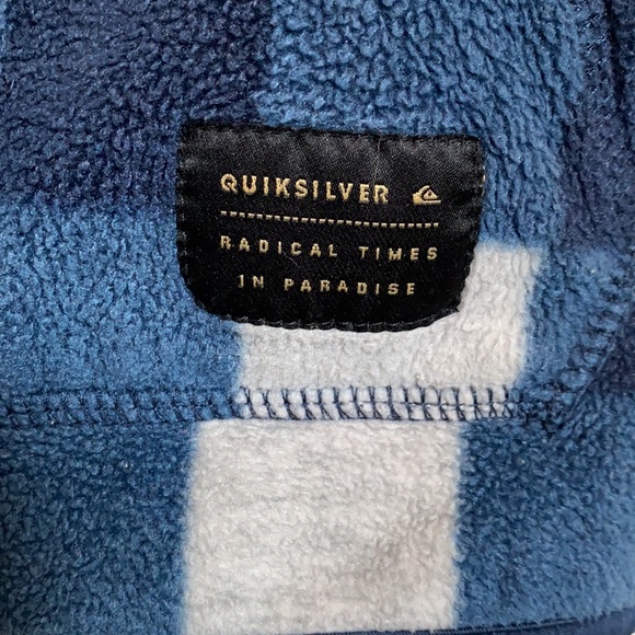 Quicksilver Zip up - Picture 2 of 4